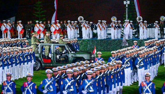 Presiden Prabowo Pimpin Upacara Parade Senja di Akmil Magelang, Momentum Kebersamaan Para Pemimpin Bangsa