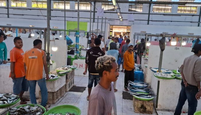 Pasca Relokasi, Aktivitas Jual Beli di Pasar Rakyat Puni Manggarai Mulai Berjalan, Pedagang Sebut Air Lancar