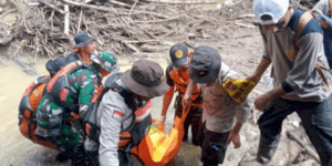 Polsek Tasifeto Timur Resor Belu Polda NTT Temukan Korban Banjir Bandang di Belu