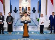 Presiden Prabowo Umumkan Pemberian THR dan Gaji Ke-13 Tahun 2025 Bagi ASN