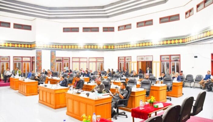 Fraksi DPRD Manggarai Sampaikan Pandangan Umum Terhadap Nota Keuangan Atas Ranperda APBD Tahun 2025