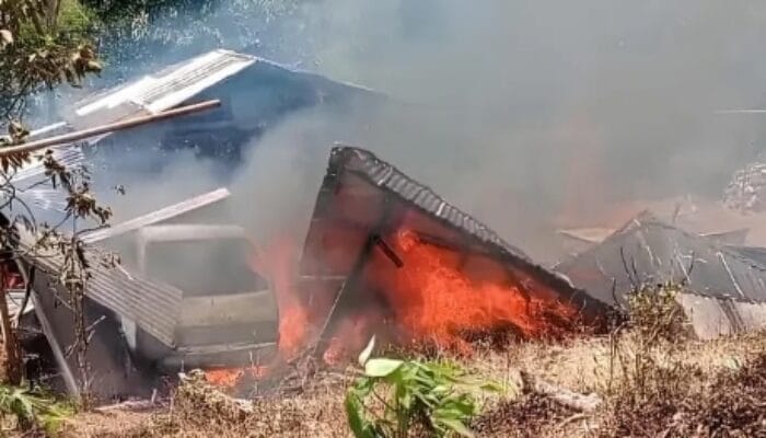 Rumah dan Mobil Warga di Elar Selatan, Matim Ludes Terbakar