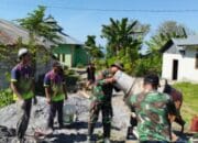 Koramil 1612-05 Satarmese Bersama Warga Perbaiki Jalan Menuju Masjid di Waemaras