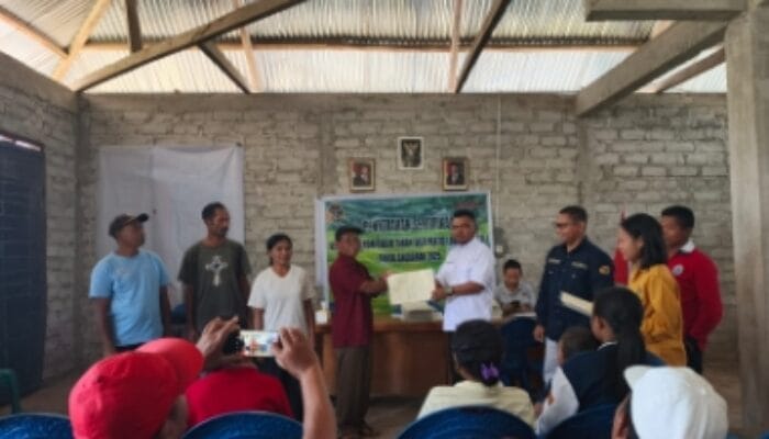 Ratusan Warga Desa Rana Mbeling Terima Sertifikat Tanah Program PTSL dari Pemerintah