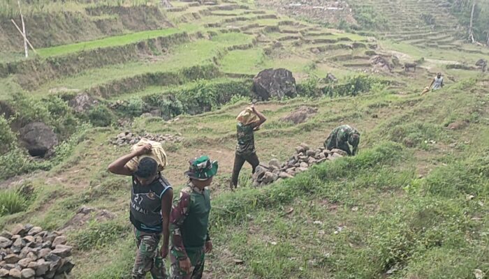 Sinergi TNI dan Warga, Irigasi Wae Lenteng di Desa Pinggang Dibenahi Lewat Program TMMD ke-126