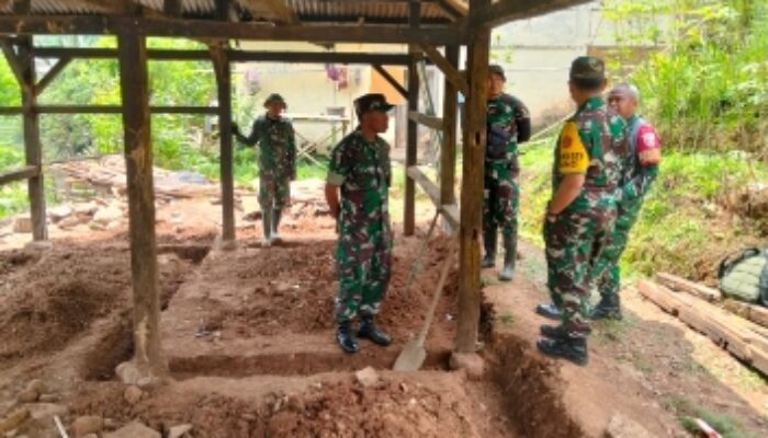 TNI dan Warga Bersinergi, Tim Wasev TMMD Tinjau Rumah Layak Huni di Desa Barang Manggarai