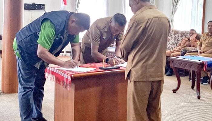 Didukung Penuh PLN UIP Nusra, 5 Unit Kendaraan BBM Pemda Manggarai Dikonversi ke Energi Bersih