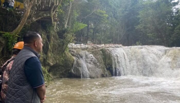 Tinjau Tiwu Pai, Bupati Manggarai Temui Keluarga Pelajar yang Tenggelam