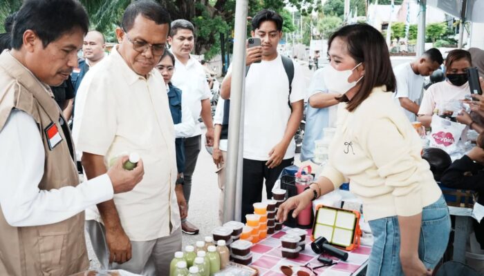 Pastikan Makanan Aman, Gubernur Melki bersama BPOM Tinjau Pasar Kuliner Takjil di Kota Kupang