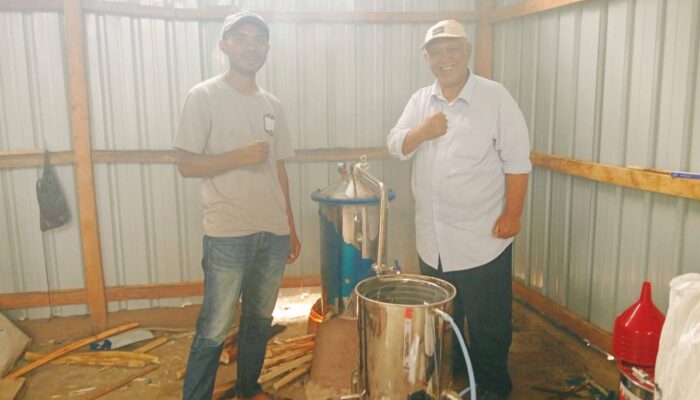 Sekolah Lapangan Penyulingan Digelar, Petani Cengkeh Ponggeok Naik Kelas Lewat Produk Minyak Atsiri