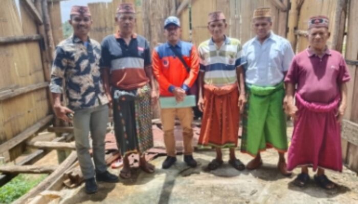 Dua Rumah di Benteng Tubi Rusak Diterjang Angin Kencang, BPBD Manggarai Turun Tangan