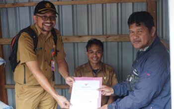 Pedagang Pasar Inpres Sambut Antusias Layanan Izin Usaha DPMPTSP Manggarai