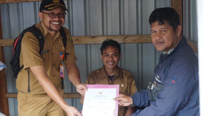 Pedagang Pasar Inpres Sambut Antusias Layanan Izin Usaha DPMPTSP Manggarai