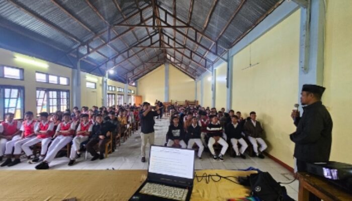 Densus 88 Sosialisasi Bahaya Radikalisme di SMAN 1 Langke Rembong, Pelajar Diminta Waspada Dunia Digital