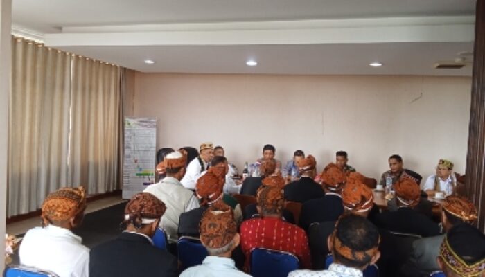 Tetua Adat Gendang Leko Hadiri Mediasi yang Difasilitasi Pemkab Manggarai 