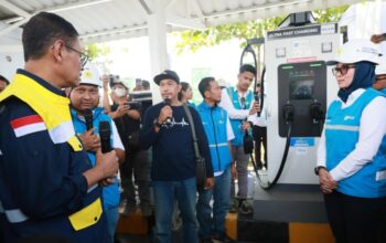 Puncak Arus Mudik, Kementerian ESDM dan PLN Cek Operasional SPKLU dalam Melayani Pemudik EV