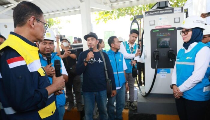 Puncak Arus Mudik, Kementerian ESDM dan PLN Cek Operasional SPKLU dalam Melayani Pemudik EV