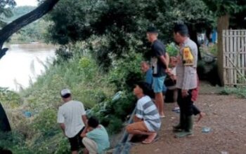 Polsek Reo Antisipasi Dampak Cuaca Ekstrem di Bantaran Sungai Waepesi