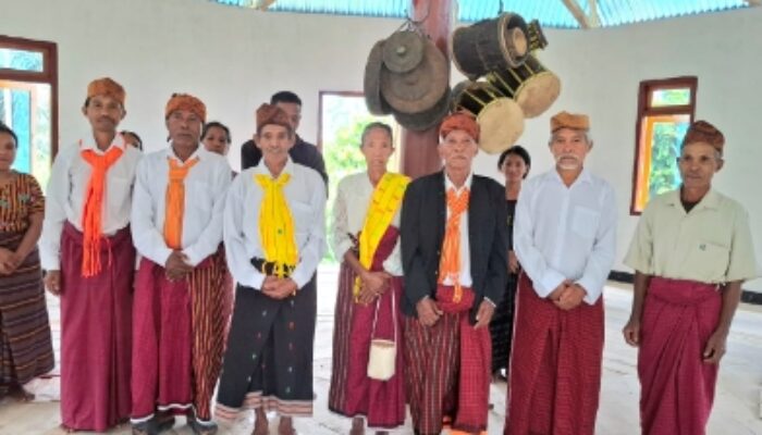 Pembangunan Rumah Adat Gonggor Rampung, PLN UIP Nusra Diangkat sebagai “Ase Kae”