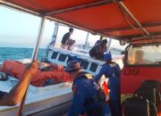 Basarnas Maumere Evakuasi Penumpang KM Rengganis yang Mati Mesin di Perairan Pulau Pemana