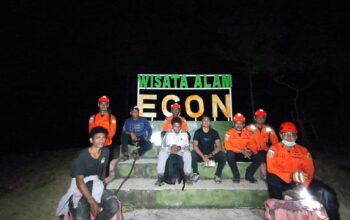 Dua Pendaki Gunung Egon yang Tersesat Semalaman Berhasil Dievakuasi Tim SAR Gabungan dalam Keadaan Selamat