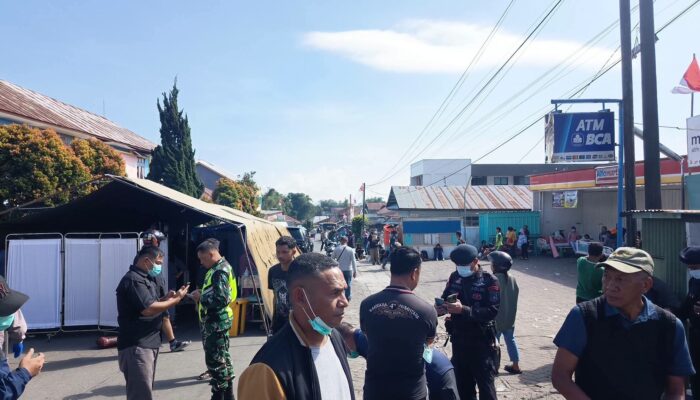 Respons Cepat Pasca Gempa, Kodim 1612/Manggarai Bantu Bangun Posko Darurat di RSUD Ruteng