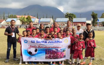 Piala Bandara Frans Sales Lega Cup I Resmi Bergulir, Bupati Hery Nabit Dorong Sportivitas dan Pembinaan Atlet Muda