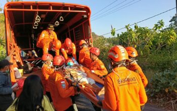 Evakuasi Udara Berlanjut, Basarnas Bawa Dua Korban Kritis Gempa Manggarai Timur ke Labuan Bajo