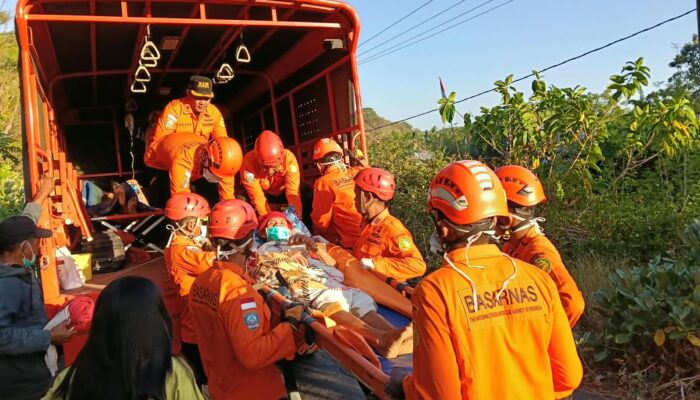 Evakuasi Udara Berlanjut, Basarnas Bawa Dua Korban Kritis Gempa Manggarai Timur ke Labuan Bajo