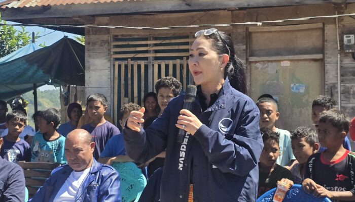 Warga Bangka Arus Keluhkan Bantuan Pemda Belum Masuk, NasDem Turun Salurkan Sembako
