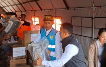 Bantuan Pascagempa Berlanjut, YBM PLN dan Indonesia Power Salurkan Logistik untuk Warga Manggarai