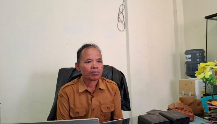 KBM Tetap Berjalan, Warga Terdampak Gempa Manggarai Kolaborasi Bangun Ruang Kelas Darurat