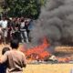 Gagal Bertemu Gubernur Jatim, Warga Lamba Leda Bakar Tenda Pengungsian
