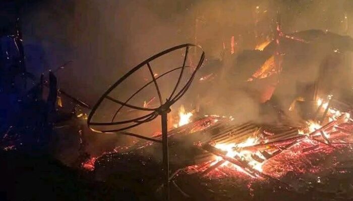 Kebakaran Hebat Terjadi di Reok Barat, Dua Rumah Ludes Dilalap Api