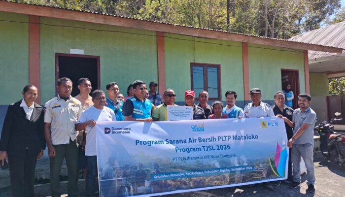 PLN UIP Nusra Salurkan Bantuan Sarana Air Bersih untuk Warga di Sekitar PLTP Mataloko