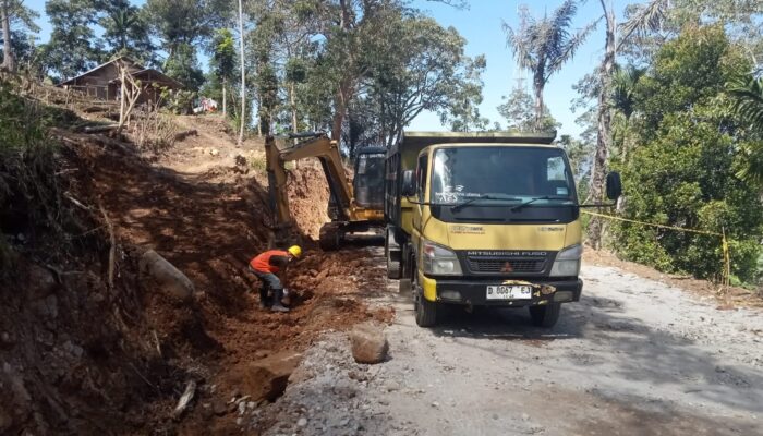 PLN Buka Peluang Kerja bagi Masyarakat Lokal dalam Pembangunan Akses Jalan PLTP Ulumbu Unit 5