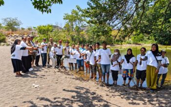 PLN UIP Nusra Perkuat Pelestarian Pesisir Lewat Penanaman 5.000 Mangrove di Desa Padak Guar