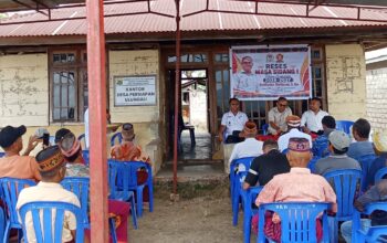 Reses di Ulungali, Boni Burhanus Serahkan Bantuan Rp10 Juta untuk Perbaikan Irigasi Wae Mantar